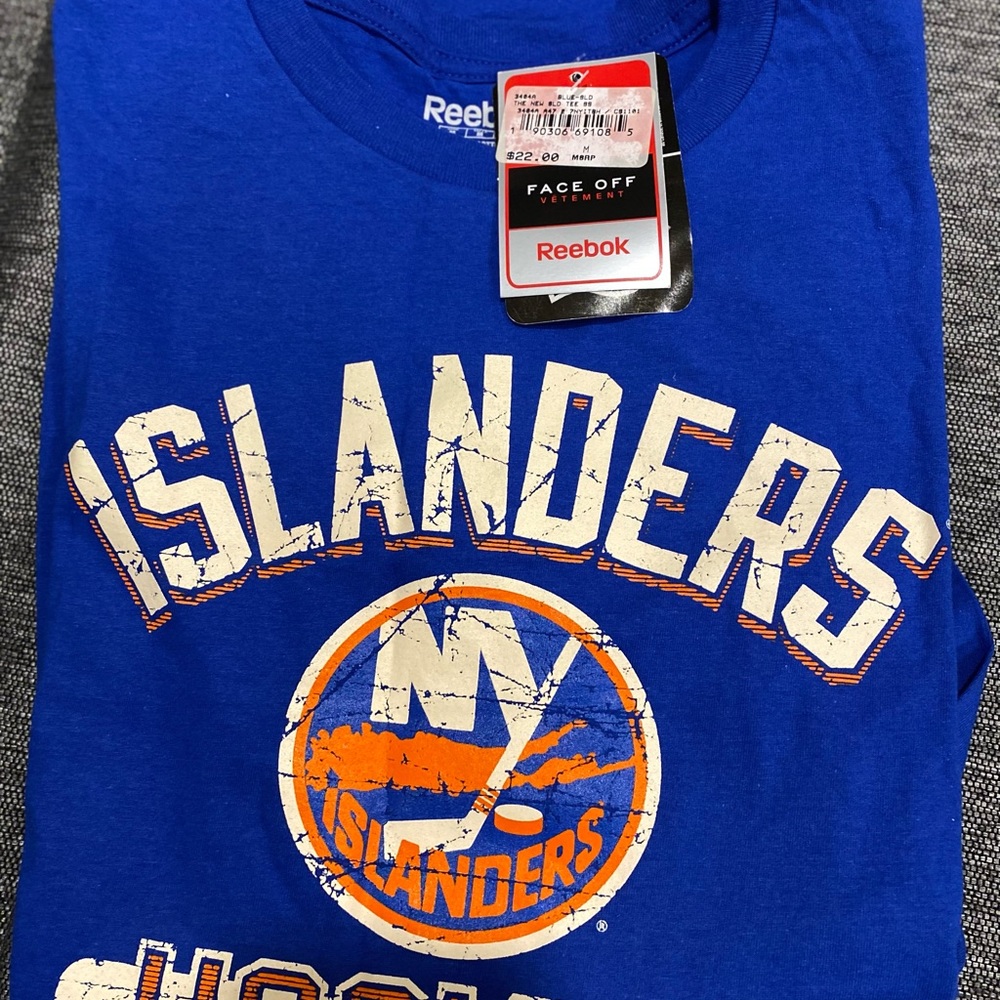 NY Islanders Hockey- Women's Tee, NWT